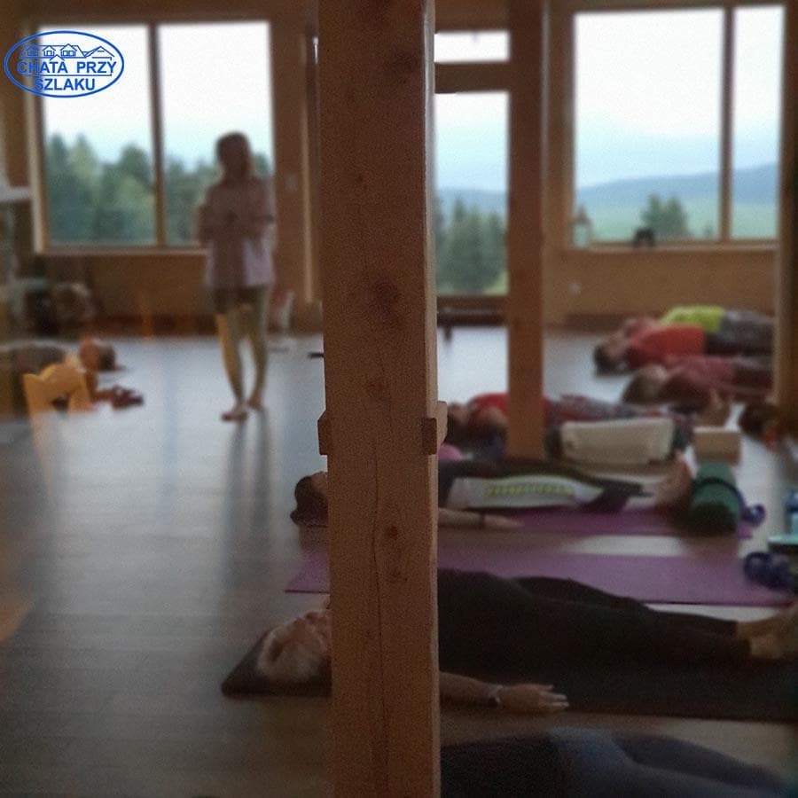 Majówka z jogą w Chacie Przy Szlaku
